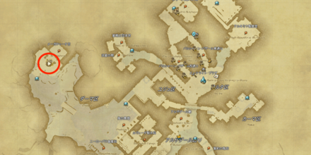 メーガドゥータ宮前にいる物腰柔らかな官吏