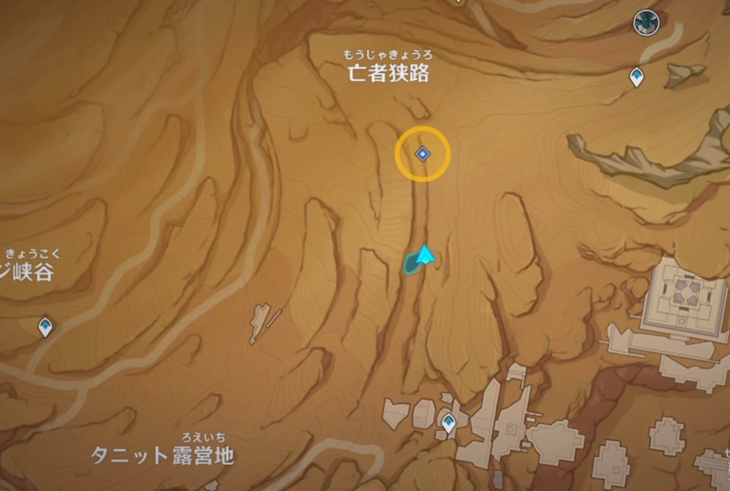 さらに道に沿って進む