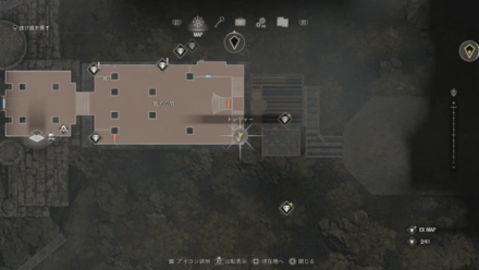 金装飾の香水瓶のマップ