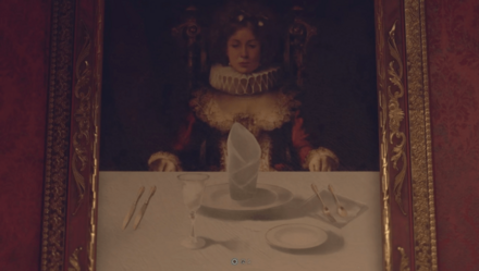 アシュリーが座る席の物