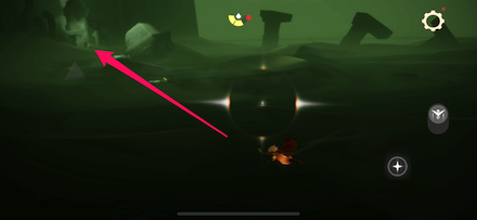 空から降りて来たら祠を目指して進む