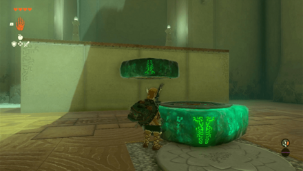 空中に浮いている石版で足場を作って登る