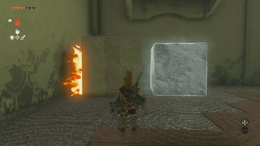 左側の炎を白ブロックでせき止める