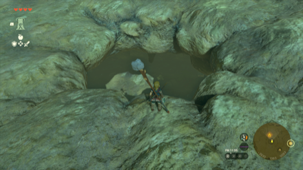 ギサのクレーターの洞窟の入り口画像