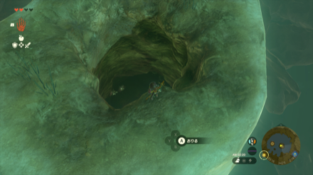 ドクロ池の洞窟の入り口画像