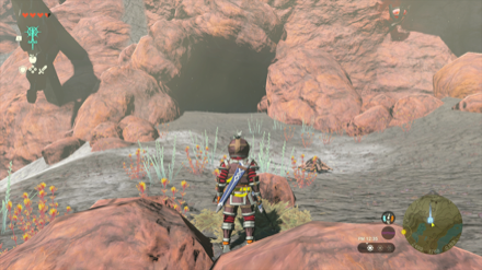 ユフィン湖の洞窟の入り口画像