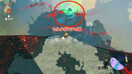 下を覗くと祠がある.