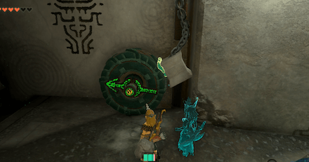 タイヤを叩くと重りが上がって扉が開く