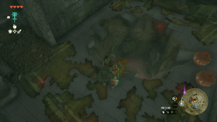 アッカレ砦跡頂の洞窟の入り口画像