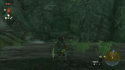 ボネ湖東の洞窟の入り口画像