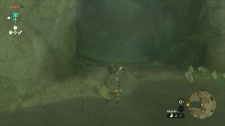 ウルラ峡谷東の洞窟の入り口画像