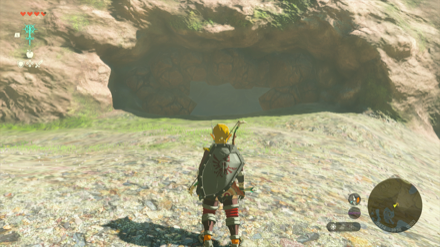 コモレビーチの洞窟の入り口画像