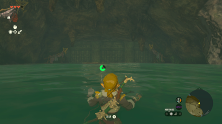 ウーロコ岬崖下の洞窟の入り口画像