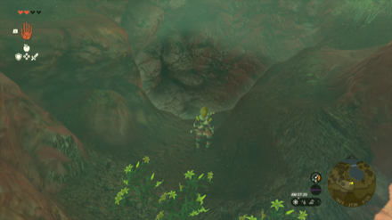 ブイダ湖ほとりの洞窟の入り口画像