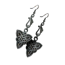 職人の耳飾り画像