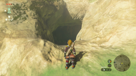 サトリ山の洞窟の入り口画像