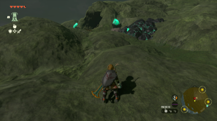 岩場を進むと到着