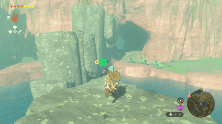 コーラル湖ほとりの洞窟