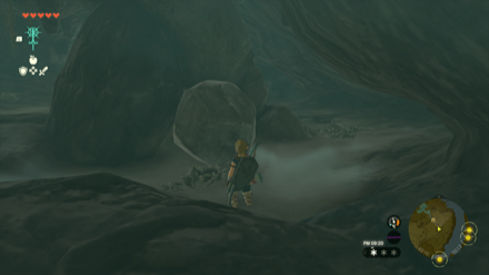 最初のエリアにある大岩の後ろ