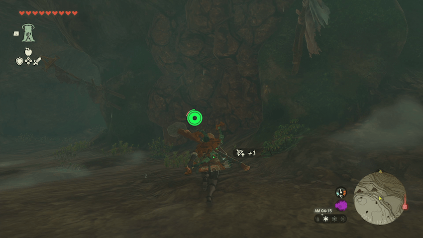 岩ハンマーなどで壁を壊す