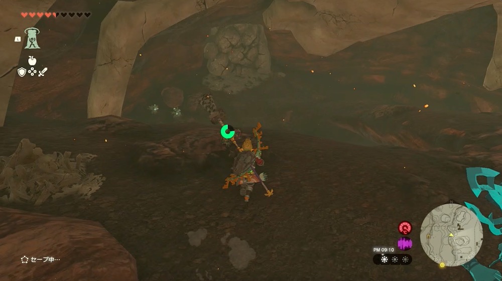 洞窟奥にある壊せる岩