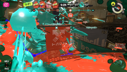 壁裏に隠れて生存