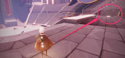 観客席の2段目辺り