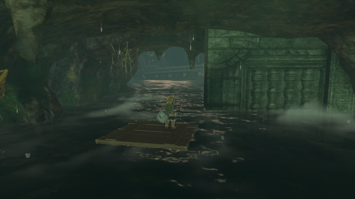 ウーロコ岬崖下の洞窟