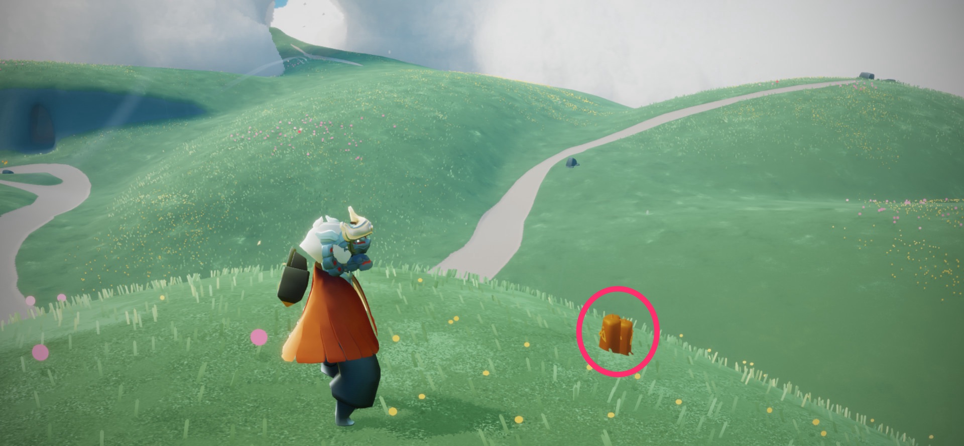 雲を抜けて出たエリアの左手の洞窟の上辺り