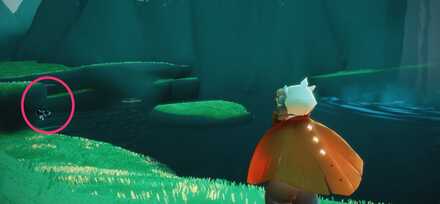 滝の手前にある水晶