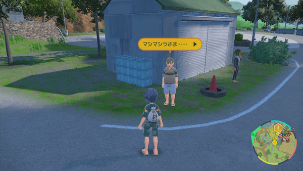 公民館左の倉庫の脇