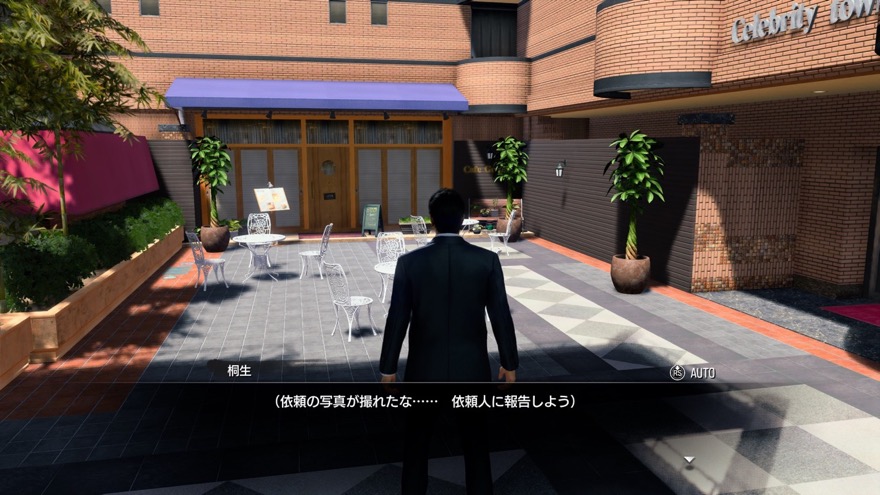 テラス席のある綺麗なカフェ