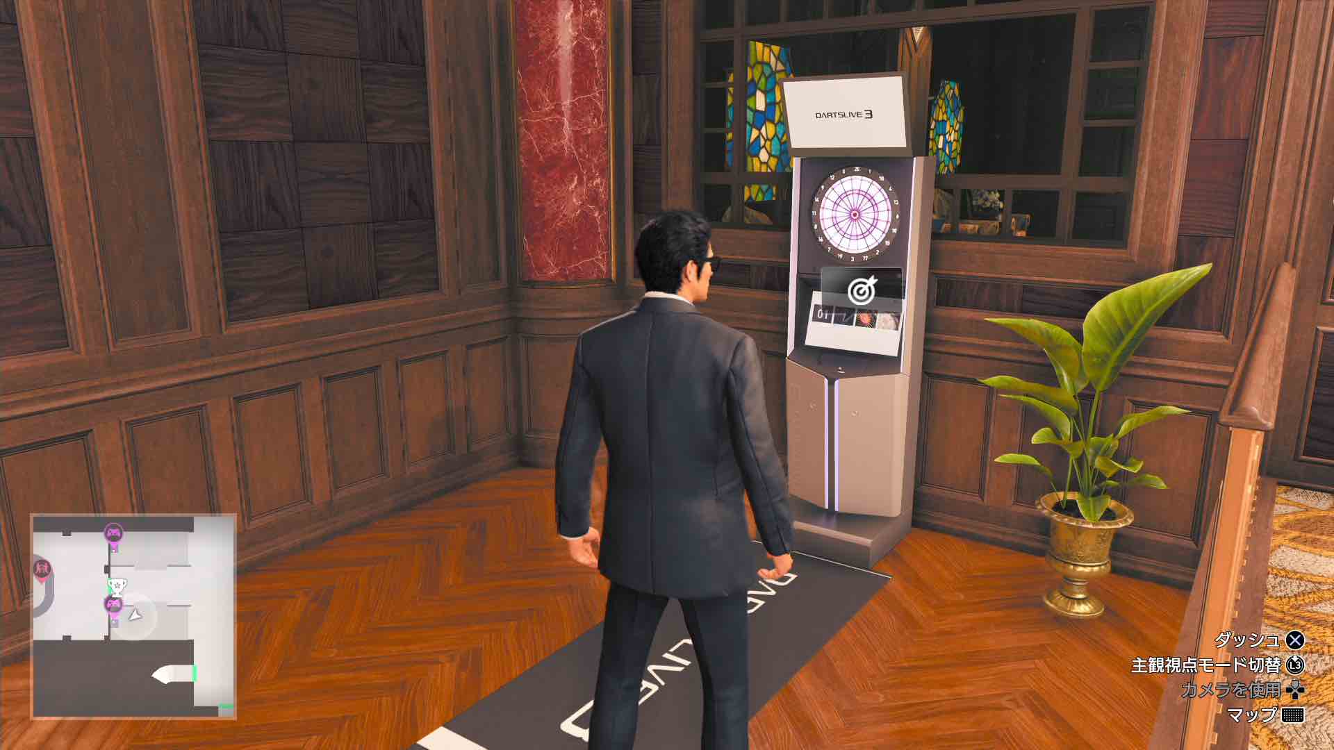 ロビーのダーツ場