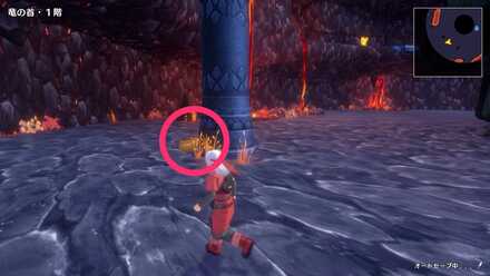 1階西の柱近くにあるツボのちいさなメダルの場所