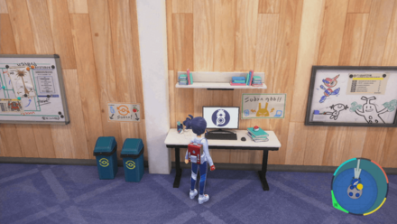 壁際のパソコン