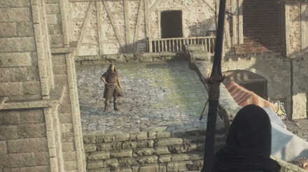 フードをかぶった男