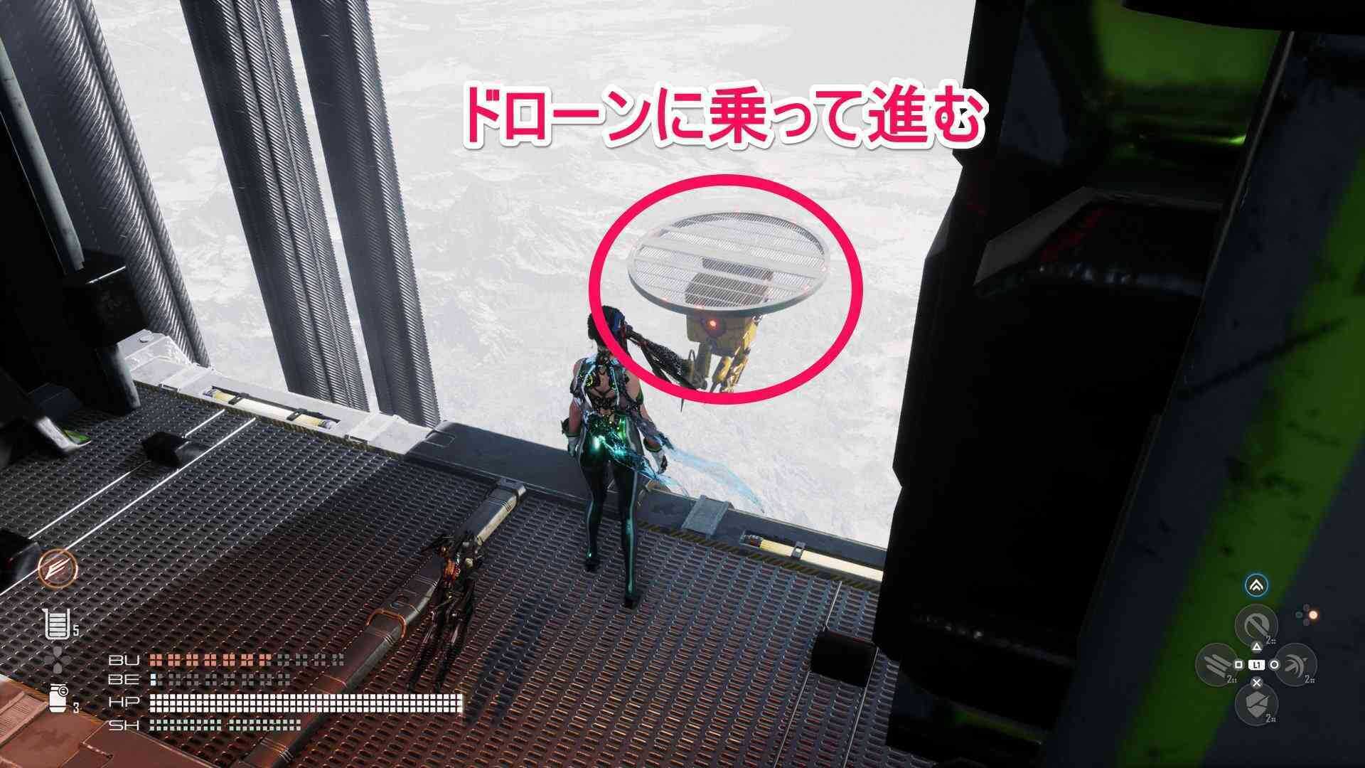 外壁をドローンに乗って進む画像